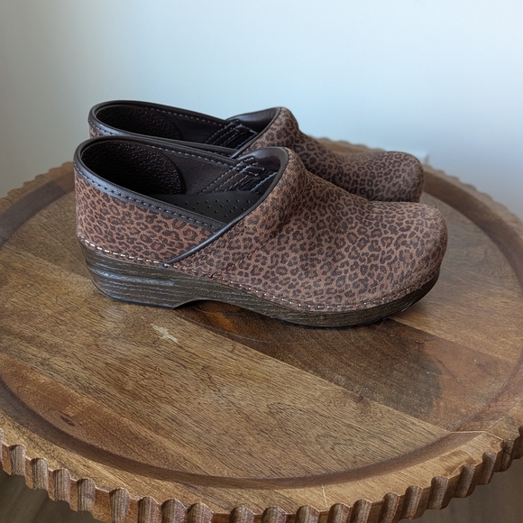 Dansko Pro Clog Mini Leopard Cheetah Animal Print Suede 38 - Picture 3 of 8